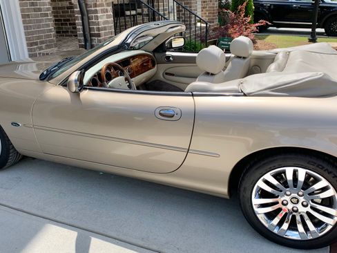 Used 2002 Jaguar XK8 Convertible image 4