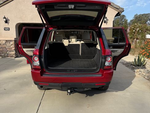 Used 2012 Land Rover Range Rover Sport HSE LUX w/ Luxury Interior Pkg image 9