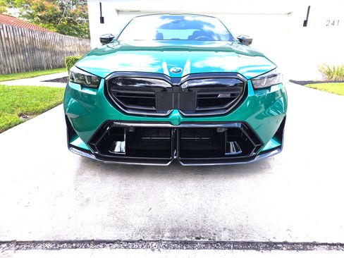 Used 2025 BMW M5 w/ Carbon Package AWD/4WD image 6