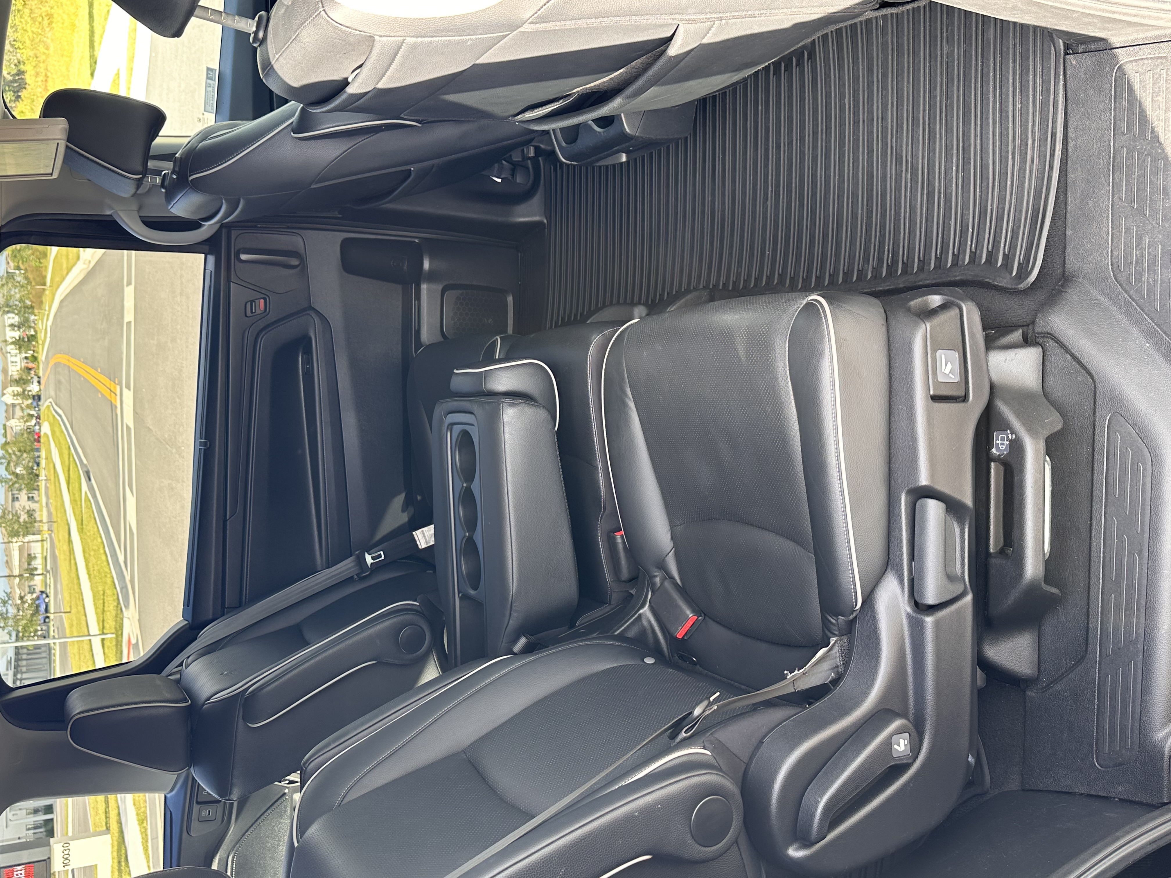 Used 2022 Honda Odyssey Elite image 16