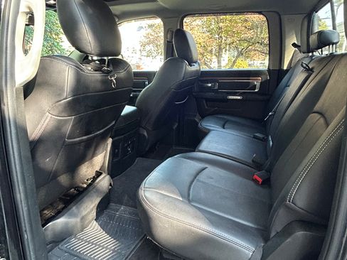Used 2018 RAM 1500 Laramie image 9