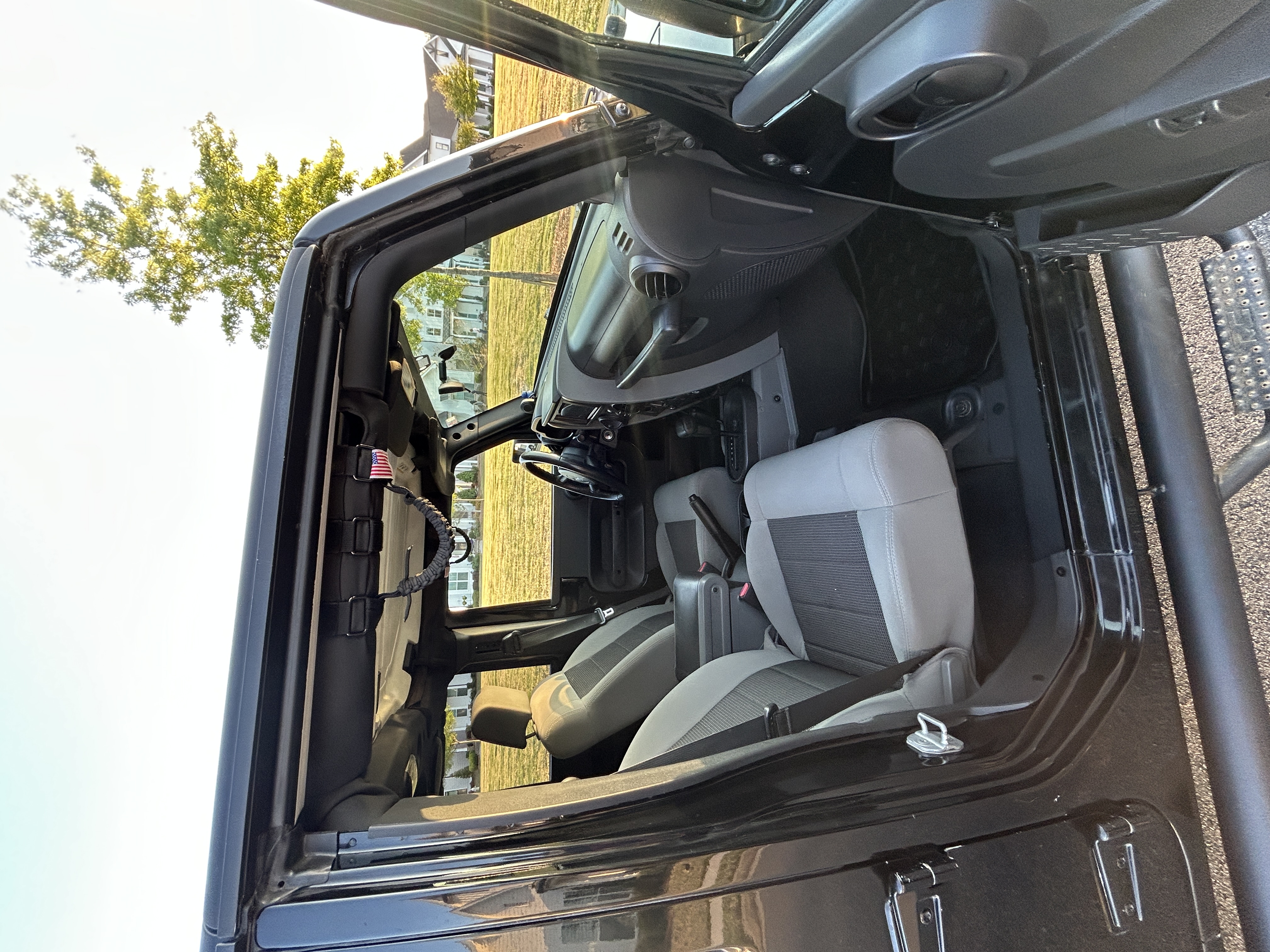 Used 2010 Jeep Wrangler Unlimited Sport AWD/4WD image 9