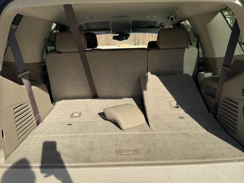 Used 2017 GMC Yukon SLT image 4