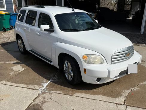 Used 2011 Chevrolet HHR LT image 4