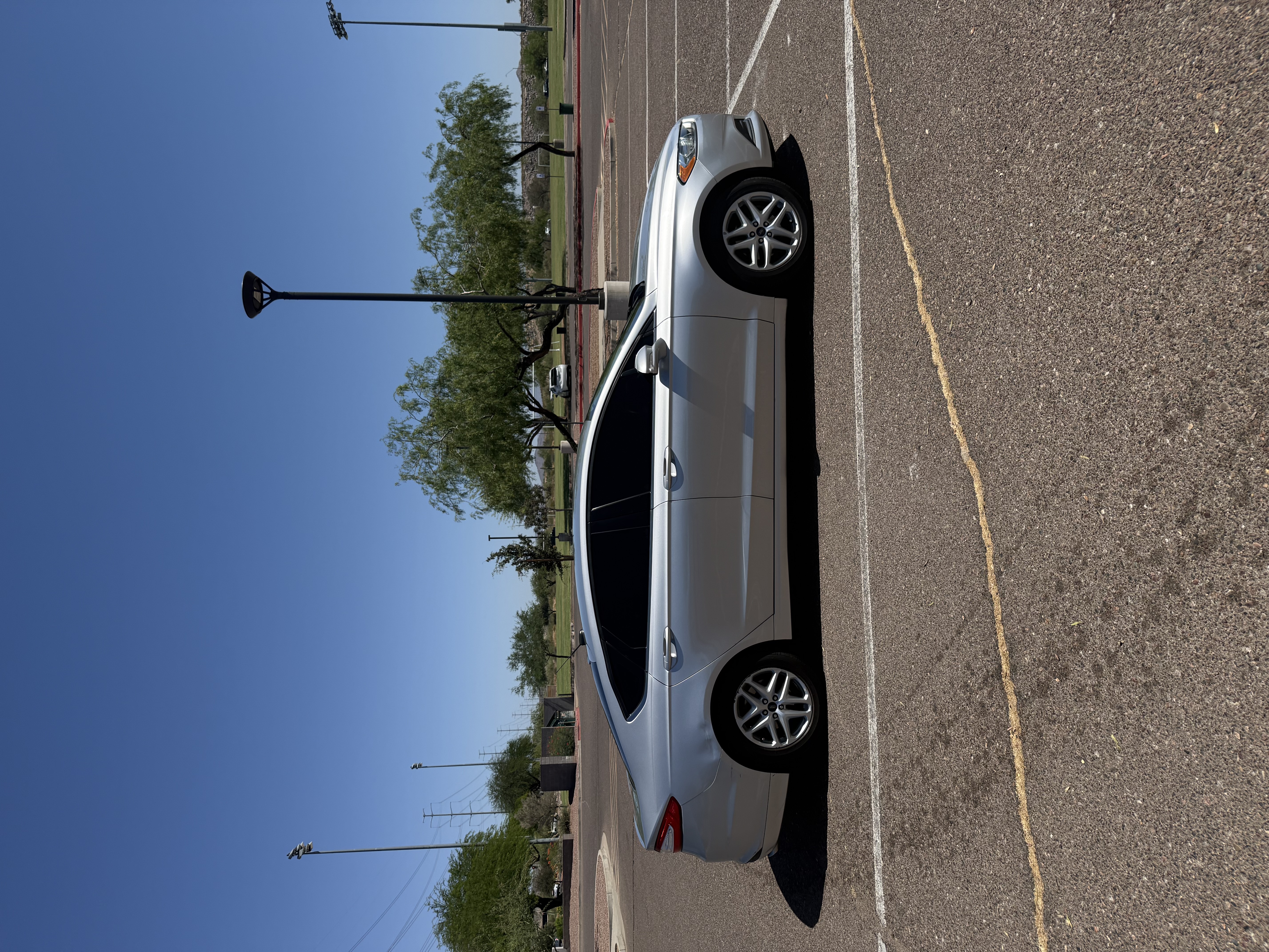 Used 2016 Ford Fusion SE FWD image 8