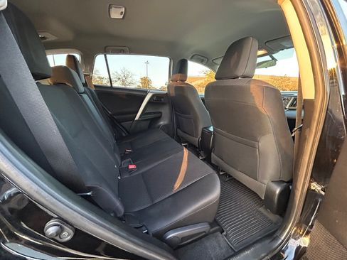 Used 2015 Toyota RAV4 LE image 16