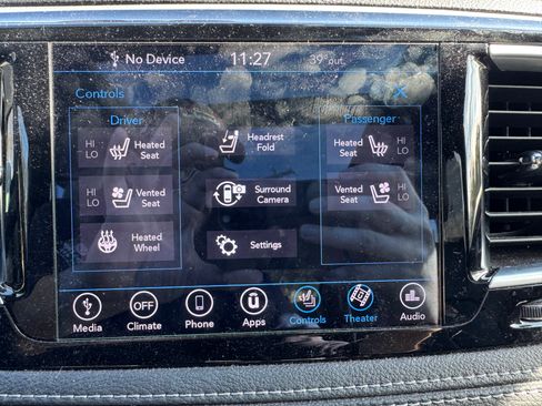 Used 2019 Chrysler Pacifica Limited w/ Advanced Safetytec Group image 12