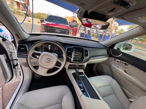 Used 2020 Volvo XC90 T6 Momentum w/ Protection Package Premier AWD/4WD image 5