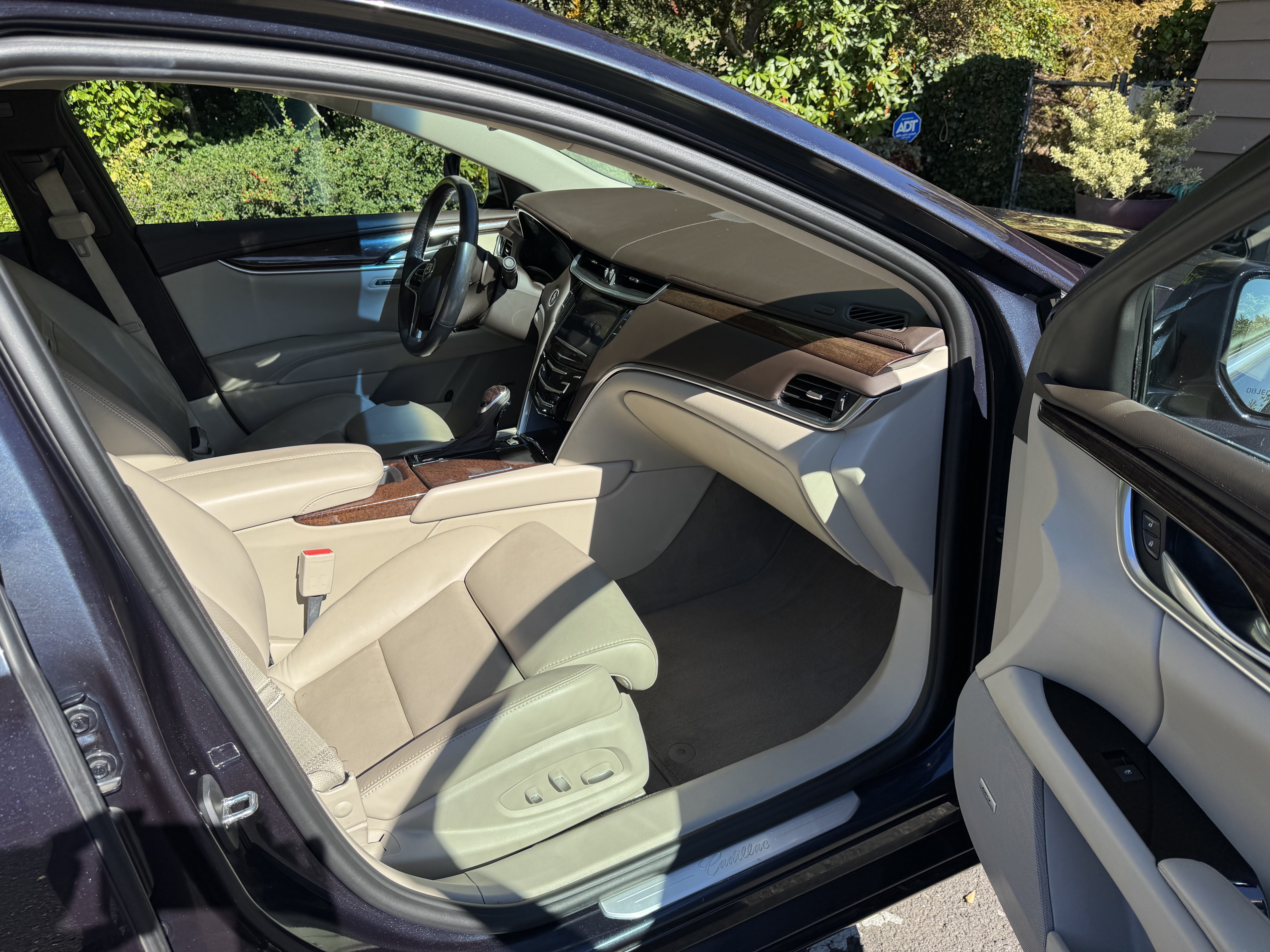 Used 2013 Cadillac XTS Premium FWD image 19