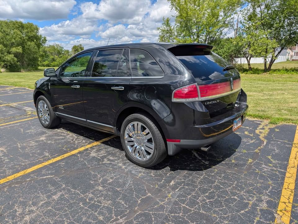 Used 2010 Lincoln MKX AWD image 5