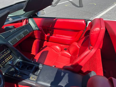 Used 1992 Chevrolet Corvette Convertible image 13