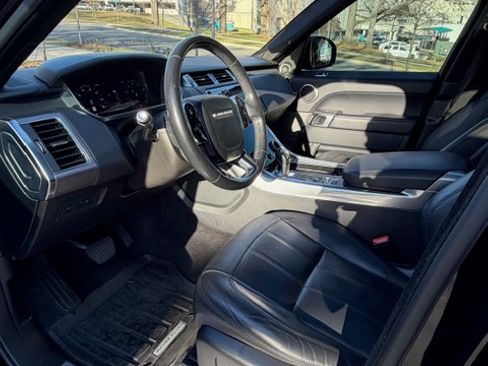 Used 2018 Land Rover Range Rover Sport HSE image 10