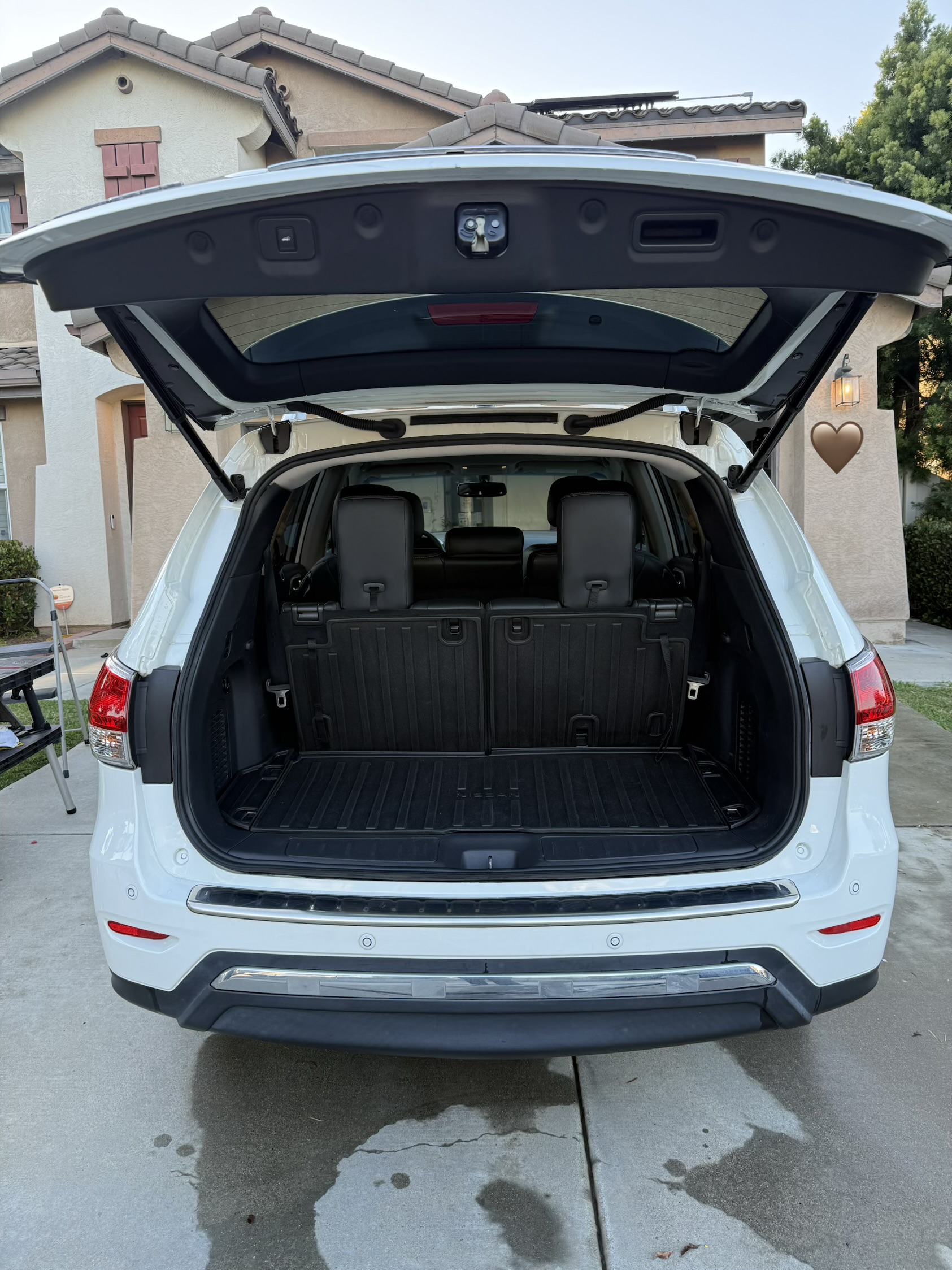 Used 2016 Nissan Pathfinder SL w/ Cargo Package FWD image 7