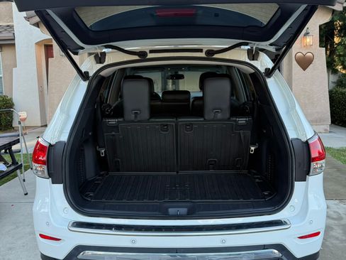 Used 2016 Nissan Pathfinder SL w/ Cargo Package FWD image 7