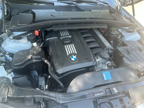 Used 2011 BMW 128i Convertible RWD image 9