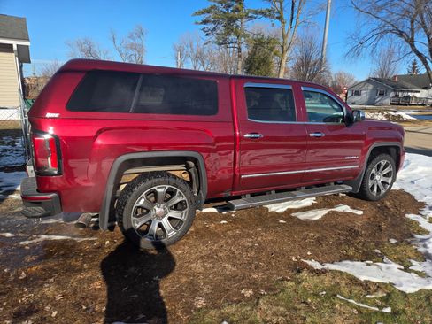 Used 2017 GMC Sierra 1500 Denali image 1