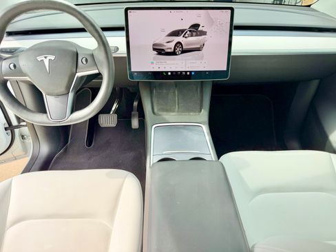 Used 2023 Tesla Model Y Long Range AWD/4WD image 15
