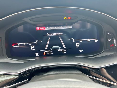 Used 2021 Audi Q7 3.0T Premium Plus image 11