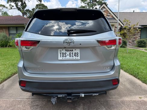 Used 2015 Toyota Highlander XLE FWD image 15