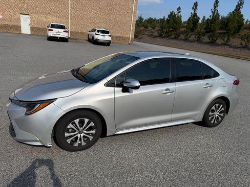 Used 2022 Toyota Corolla LE FWD image 4