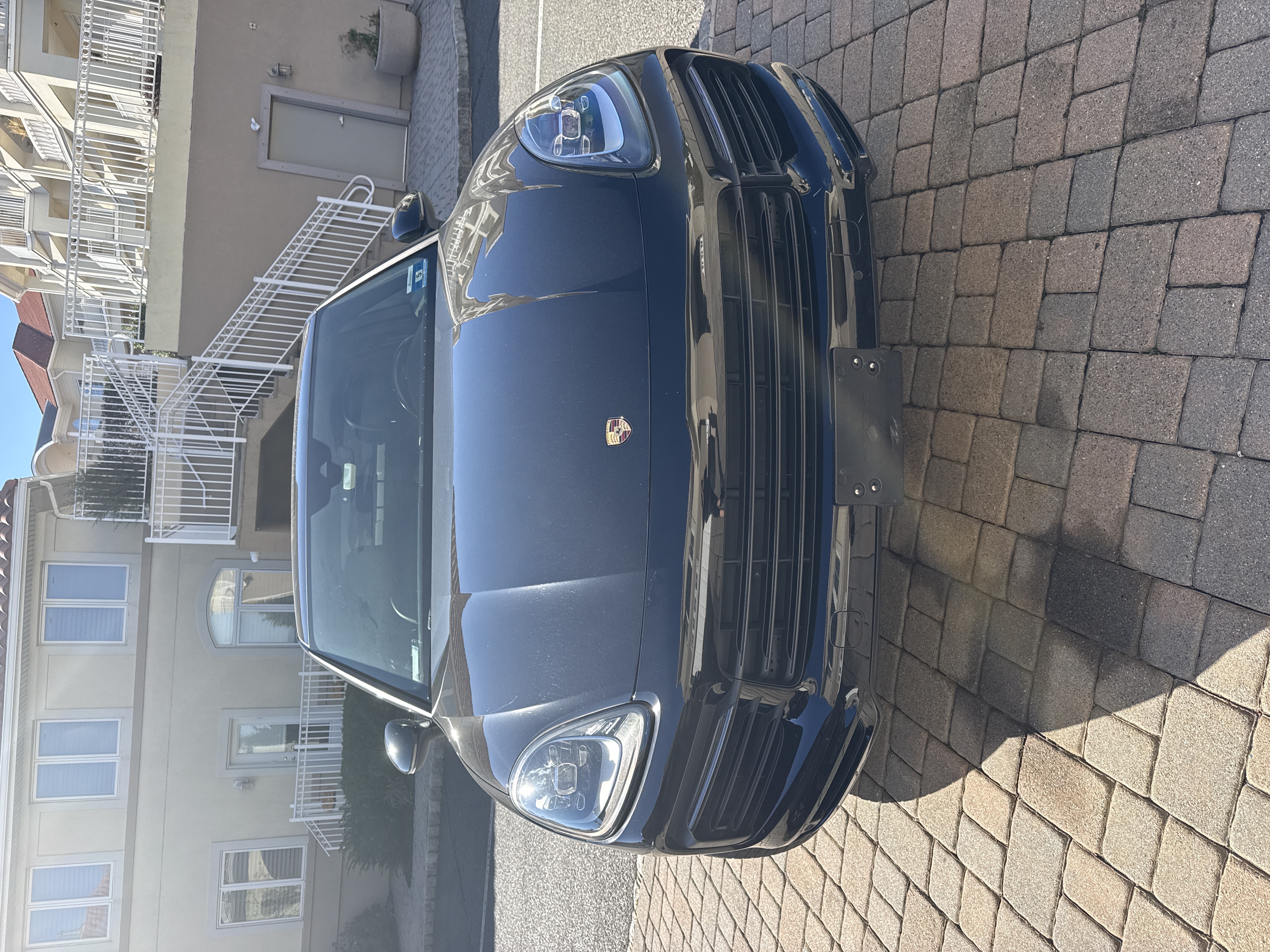 Used 2020 Porsche Cayenne AWD/4WD image 2