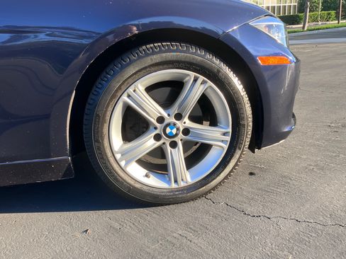 Used 2012 BMW 328i Sedan RWD image 4