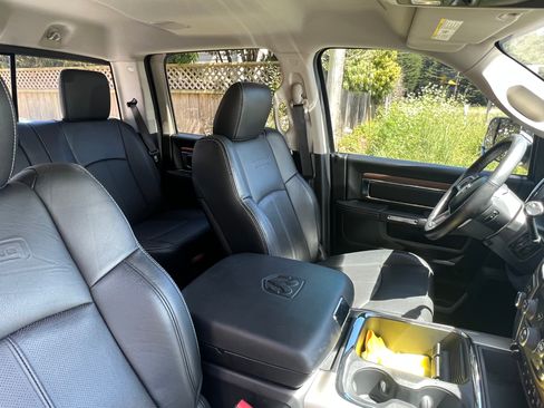 Used 2018 RAM 2500 Laramie w/ Cold Weather Group image 5