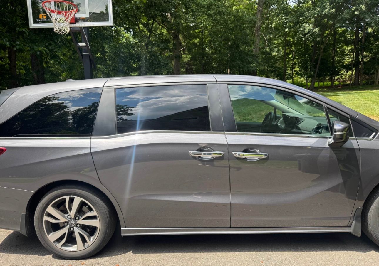 Used 2023 Honda Odyssey Touring image 1