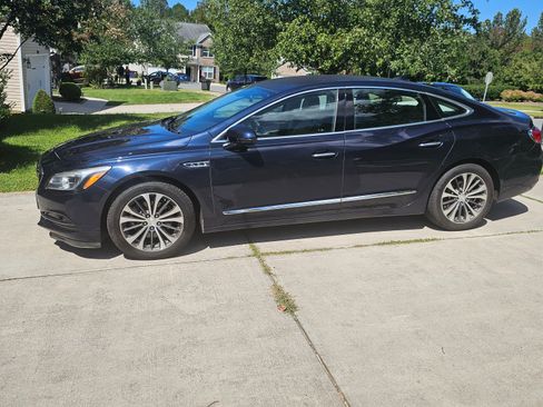 Used 2017 Buick LaCrosse Preferred image 13