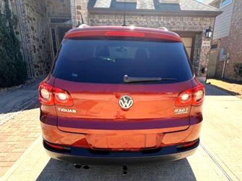 Used 2009 Volkswagen Tiguan SEL image 4