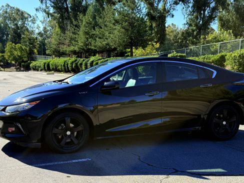 Used 2018 Chevrolet Volt LT w/ LT Driver Confidence Package image 5