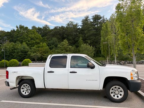 Used 2013 Chevrolet Silverado 1500 W/T AWD/4WD image 8