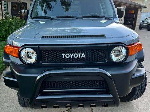 Used 2014 Toyota FJ Cruiser 4WD image 5