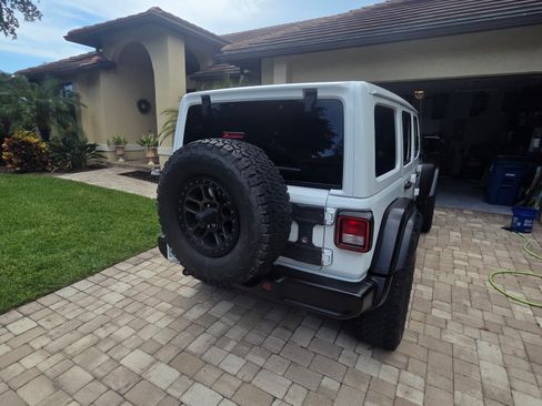 Used 2022 Jeep Wrangler Unlimited Sport AWD/4WD image 1