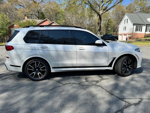 Used 2022 BMW X7 xDrive40i w/ M Sport Package image 2