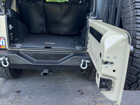 Used 2017 Jeep Wrangler Unlimited Sport w/ Connectivity Group image 16