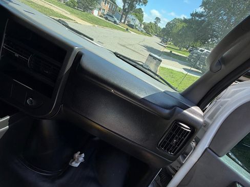 Used 2014 Chevrolet Express 1500 RWD image 11
