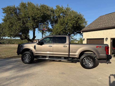 Used 2018 Ford F250 Lariat w/ Lariat Ultimate Package image 1