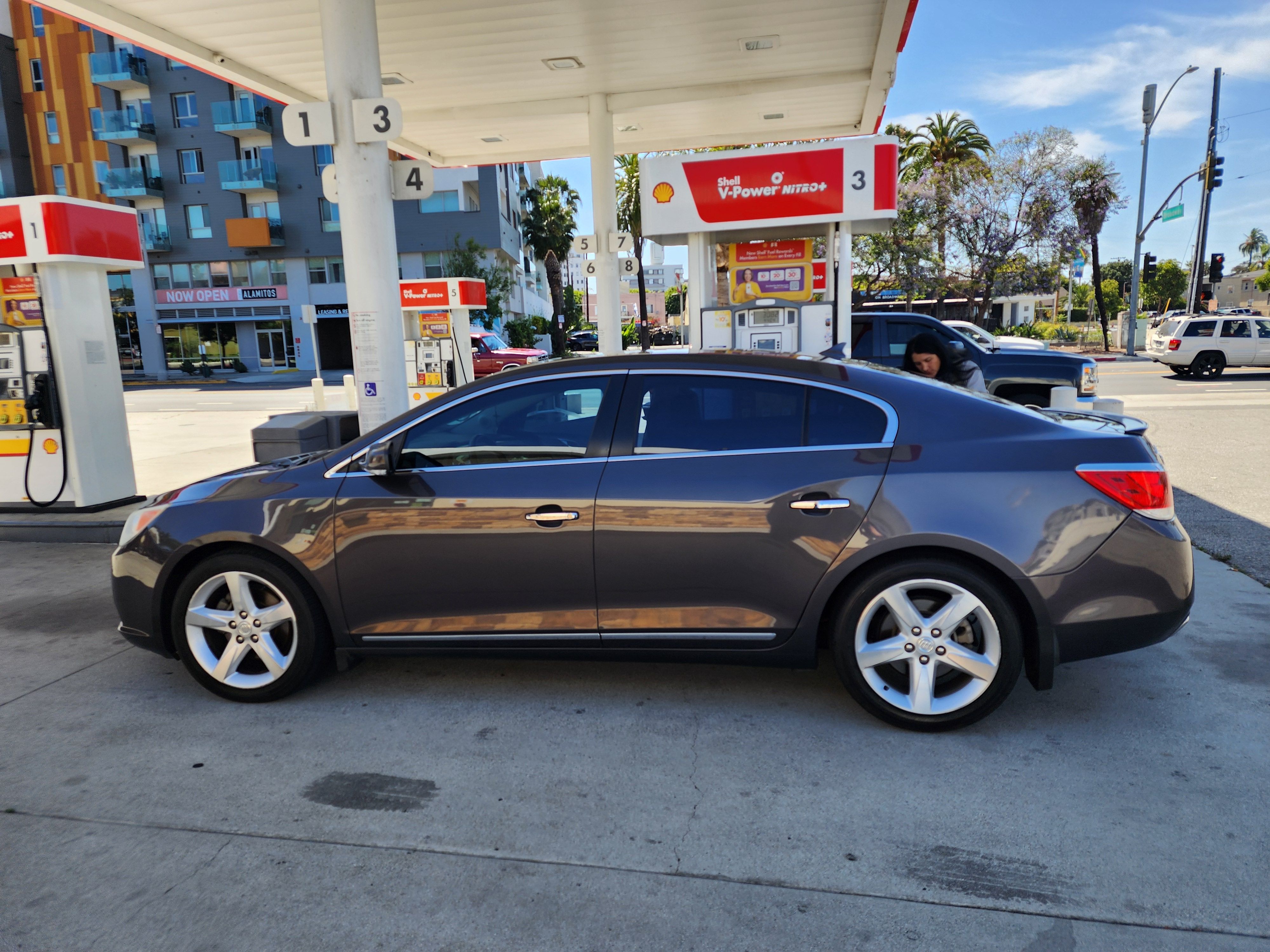 Used 2013 Buick LaCrosse Leather FWD image 1