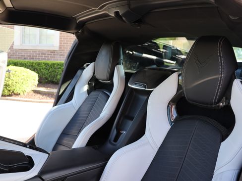 Used 2021 Chevrolet Corvette Stingray Preferred Cpe w/ Z51 Performance Package RWD image 21