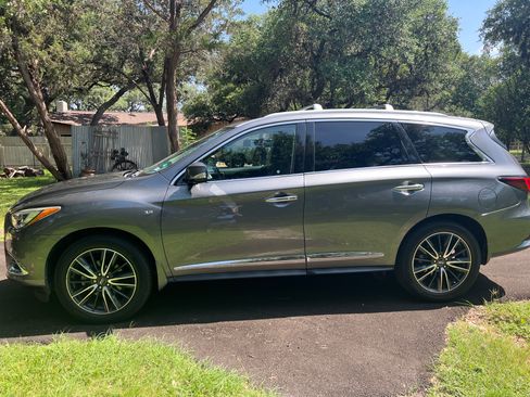 Used 2019 INFINITI QX60 Luxe w/ Sensory Package FWD image 6