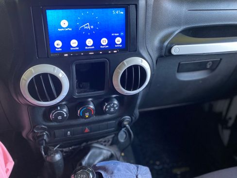 Used 2013 Jeep Wrangler Sport image 12