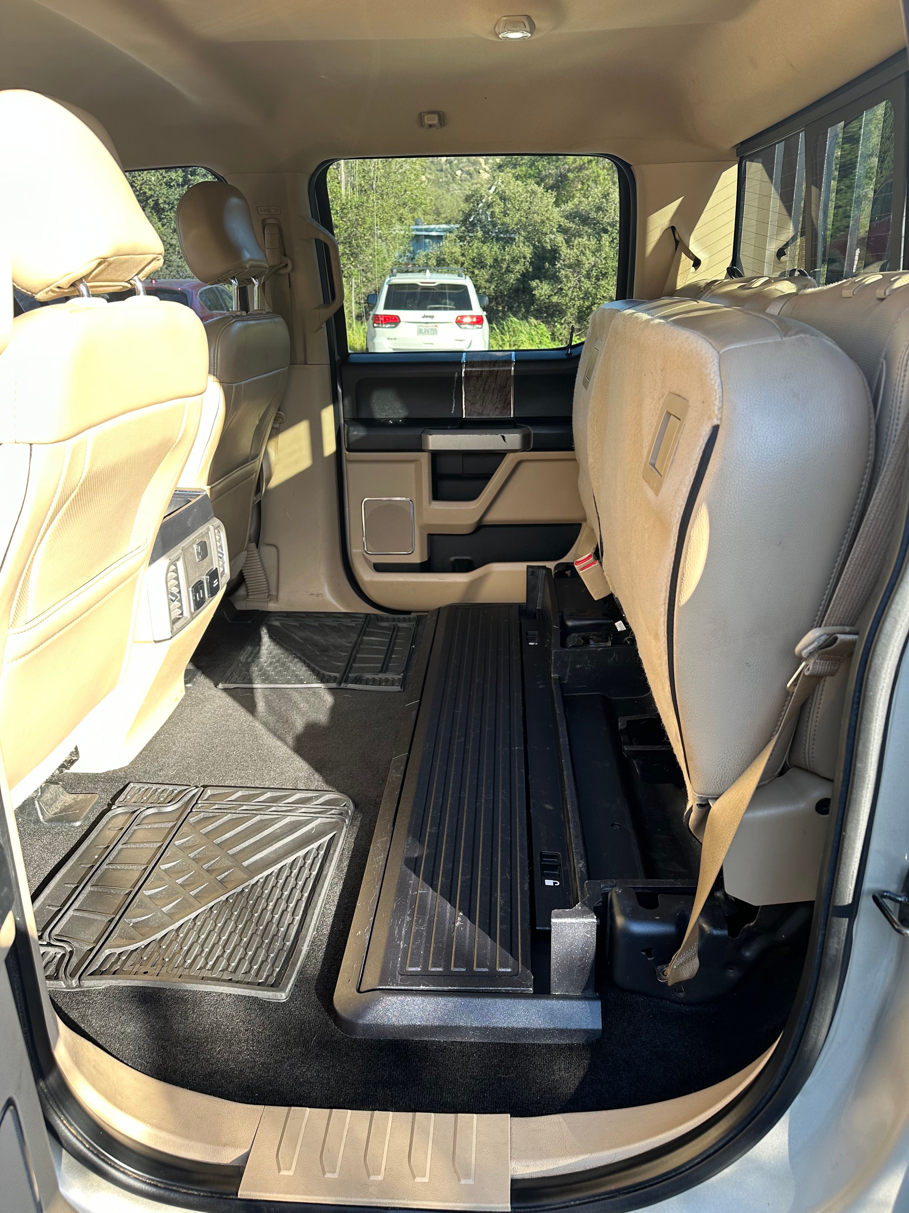 Used 2017 Ford F550 4x4 Crew Cab Super Duty image 11
