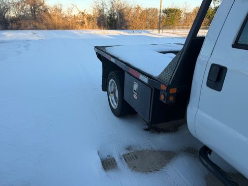 Used 2015 Ford F550 2WD Crew Cab Super Duty image 4