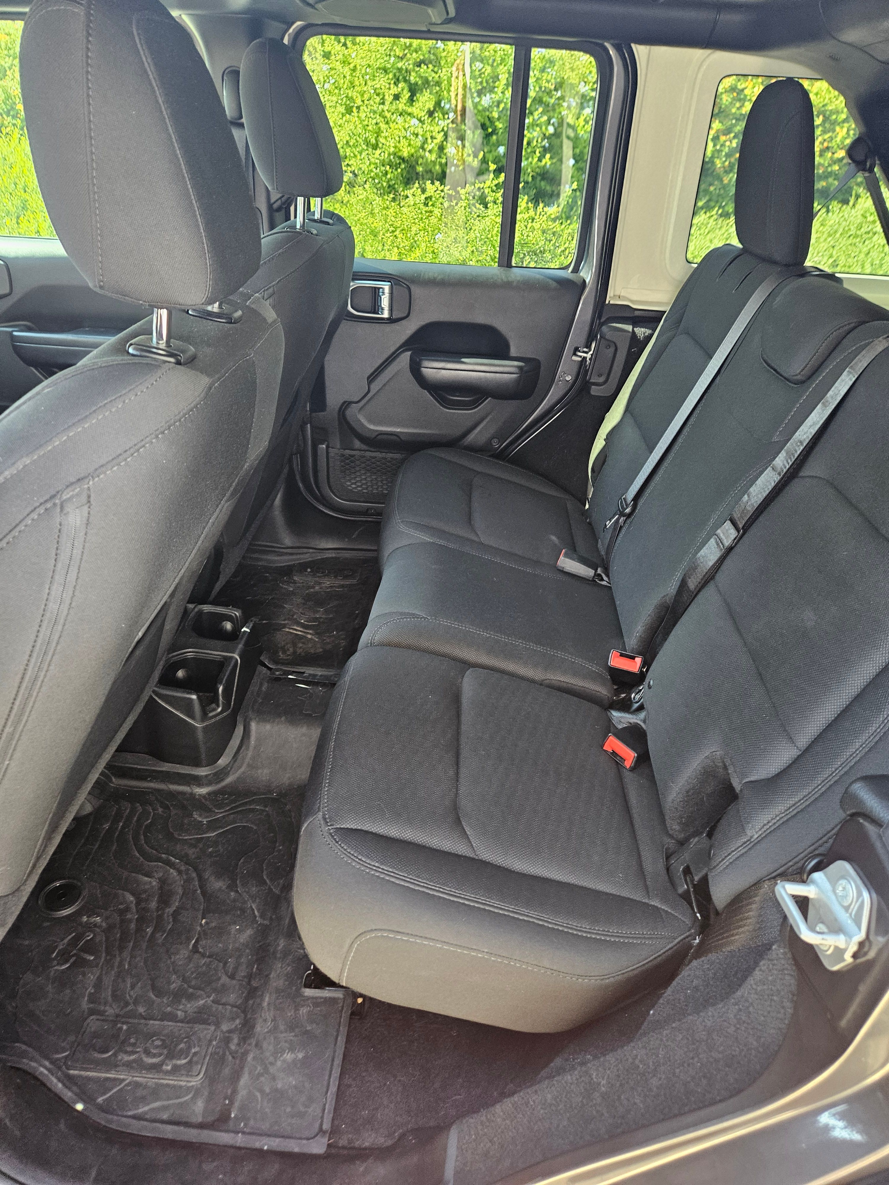 Used 2018 Jeep Wrangler Unlimited Sport S AWD/4WD image 16