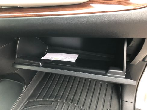 Used 2016 Toyota Sienna Limited Premium image 18