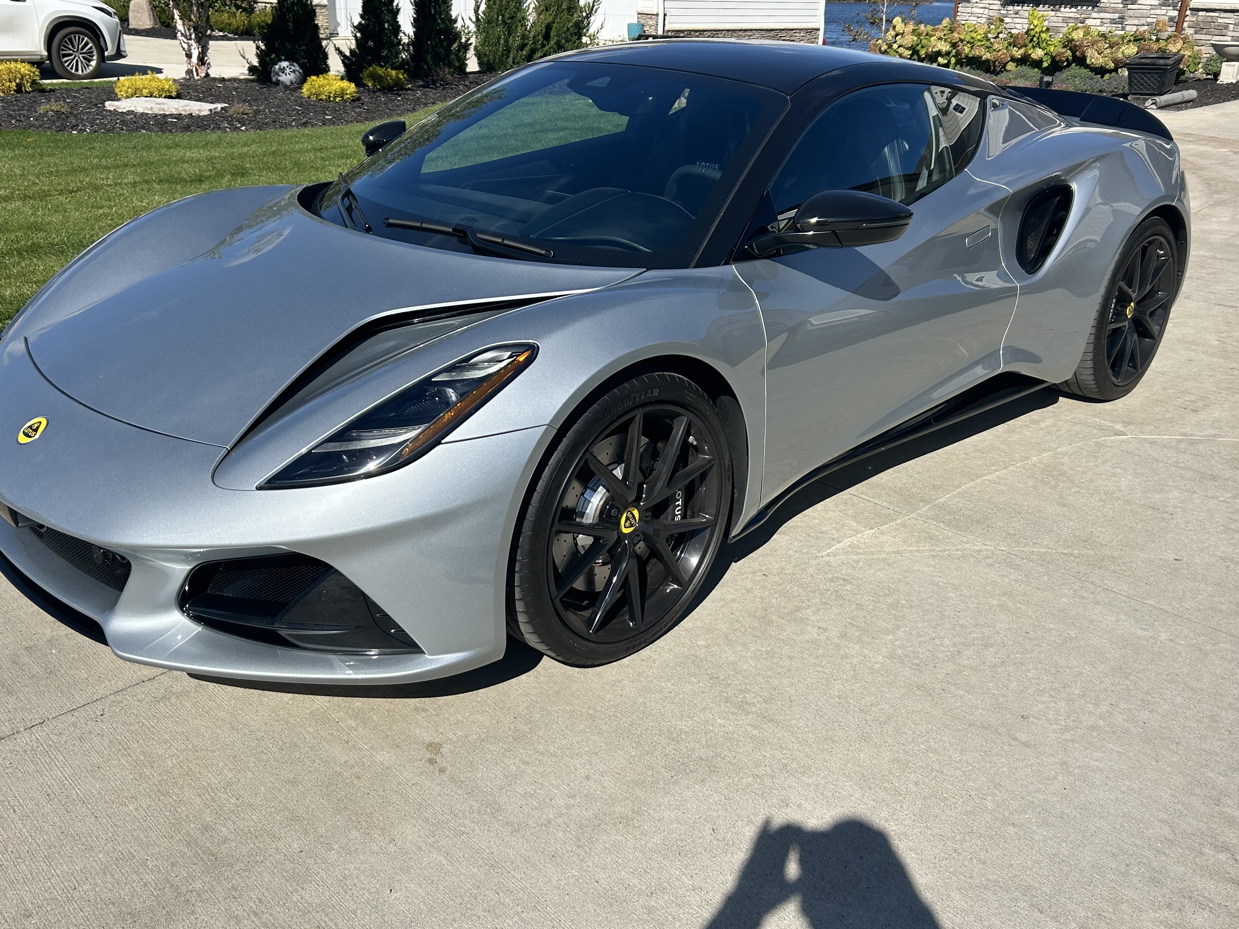 Used 2026 Lotus Emira SE RWD image 1