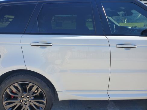 Used 2016 Land Rover Range Rover Sport HSE AWD/4WD image 9