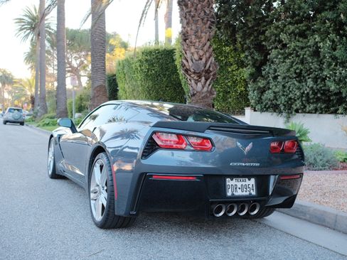 Used 2014 Chevrolet Corvette Stingray Coupe w/ 2LT Preferred Equipment Group image 9