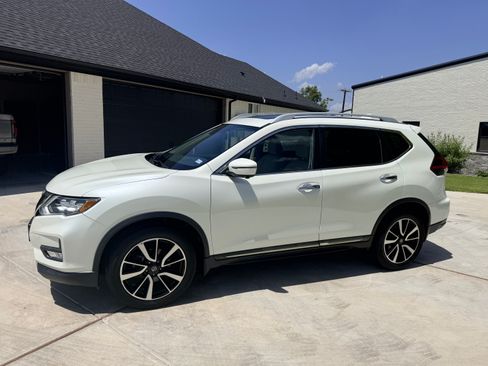 Used 2019 Nissan Rogue SL w/ Premium Package AWD/4WD image 1